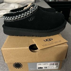 UGG black Tasman